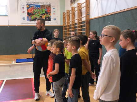 ea7fdbc6-4dd3-43fc-b894-68556a94e1c2