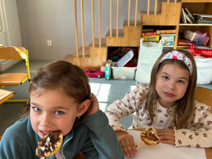 d9643d5a-04d3-4664-a718-9caaa0a7a9e2