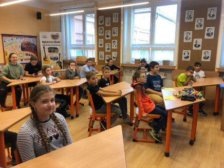 9f629eb5-daac-48a2-a4bd-2b7a7370aed4